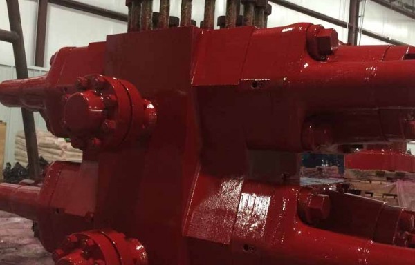 CAMERON 13-5/8″ DOUBLE RAMS W/TYPE 90 ANNULAR