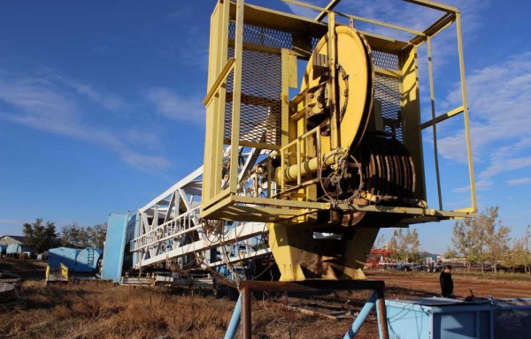 U 15 DOUBLE HYDROMATIC PARKERBURG V-80 800HP LAND RIG